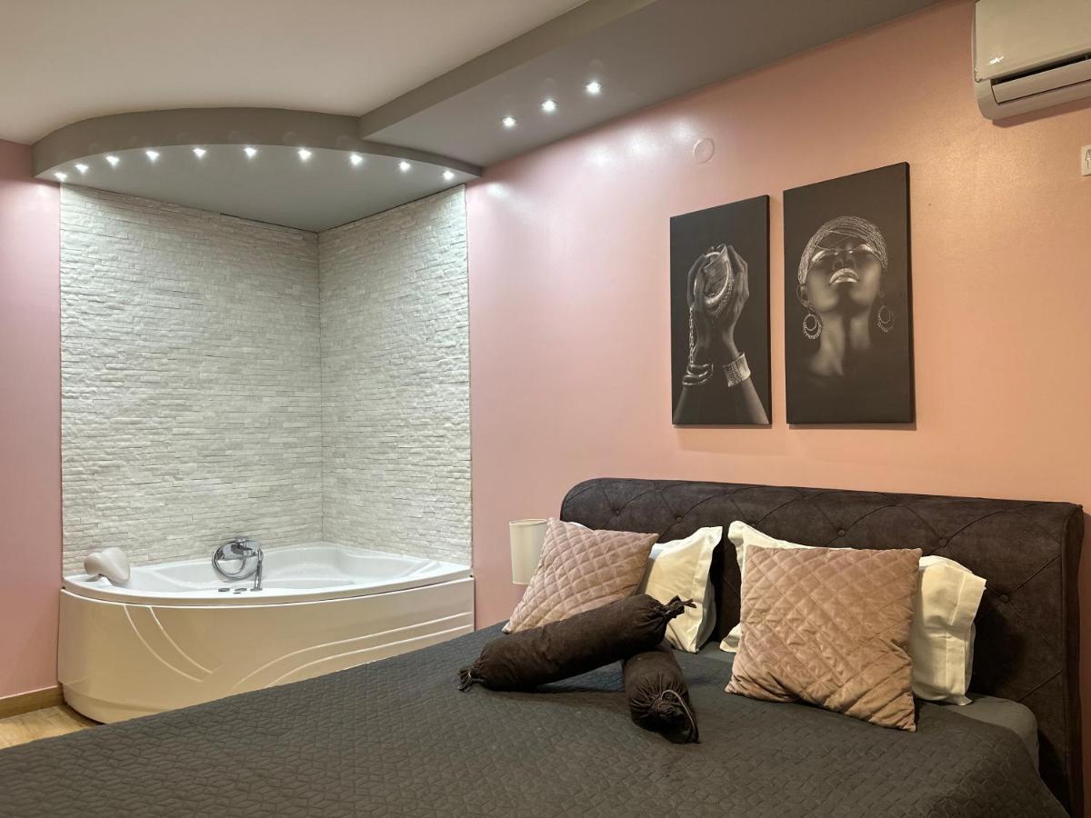 סובוטיקה Room Jacuzzi “Athena” מראה חיצוני תמונה